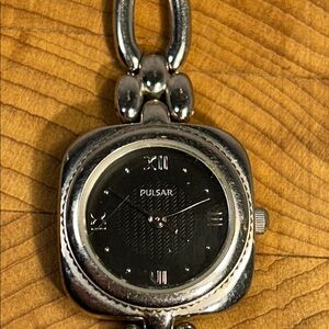 Pulsar elegant silver band watch